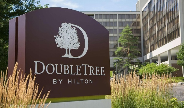 DoubleTree By Hilton Chicago - Oak Brook Main image